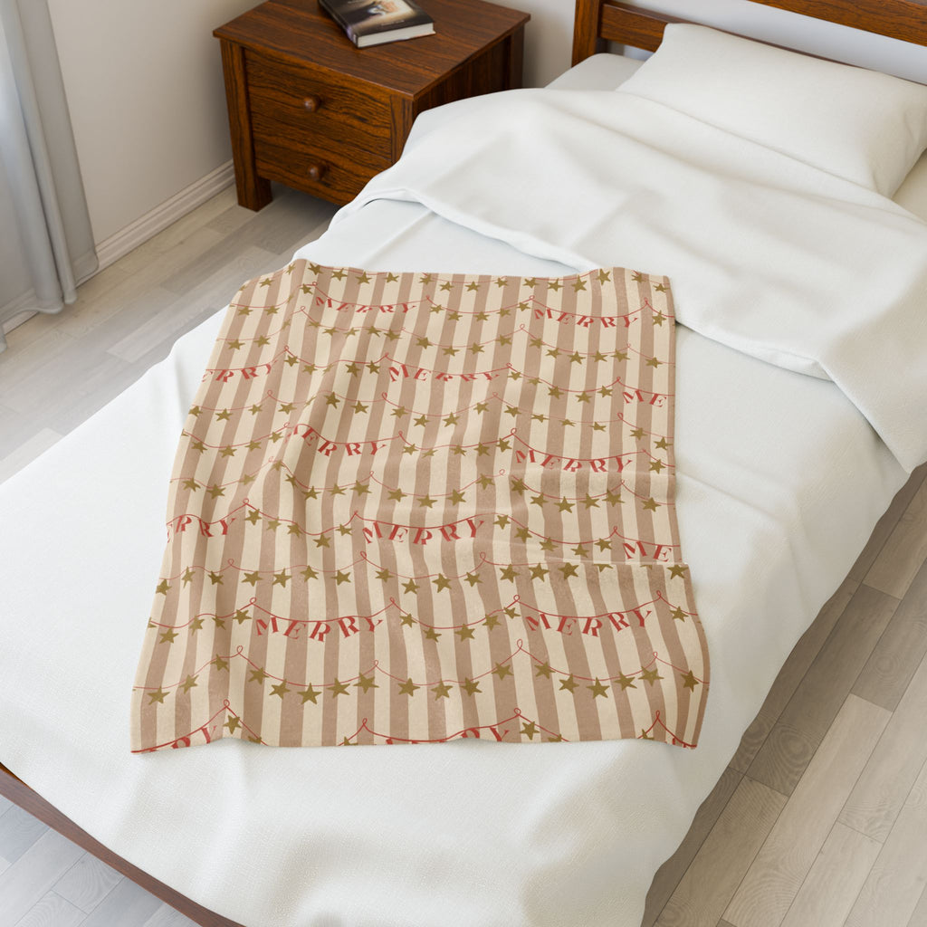 Merry Garland Velveteen Plush Blanket — Cozy Holiday Throw with Star & Banner Design