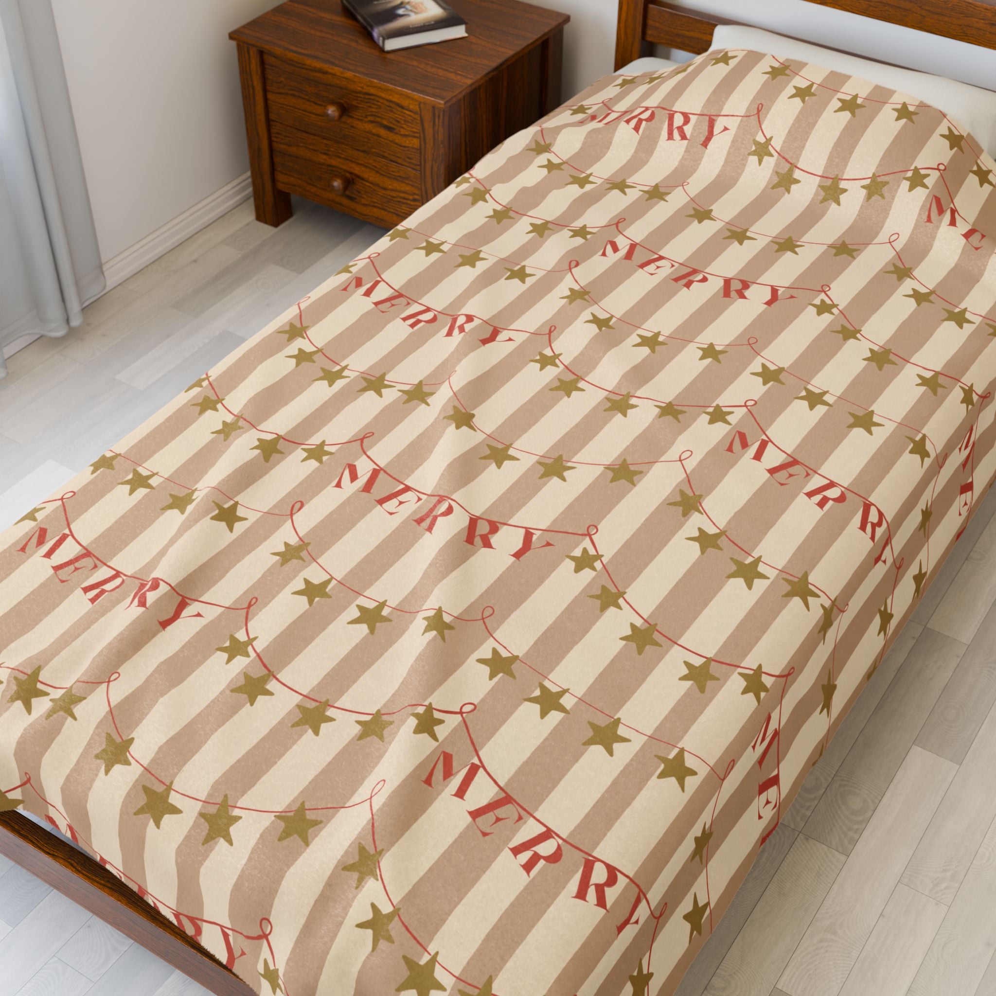 Merry Garland Velveteen Plush Blanket — Cozy Holiday Throw with Star & Banner Design